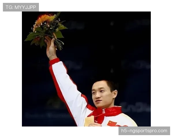 杨威训练场上跟生活里的他，简直两个人，谁能想到啊？