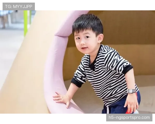 朱雪莹训练完顺手拎个爱马仕回家？